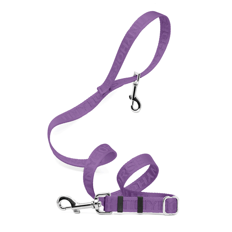 Animated gif showing different colour and clip options. The clips options are either a classic pull-down trigger or a black auto-locking carabiner.